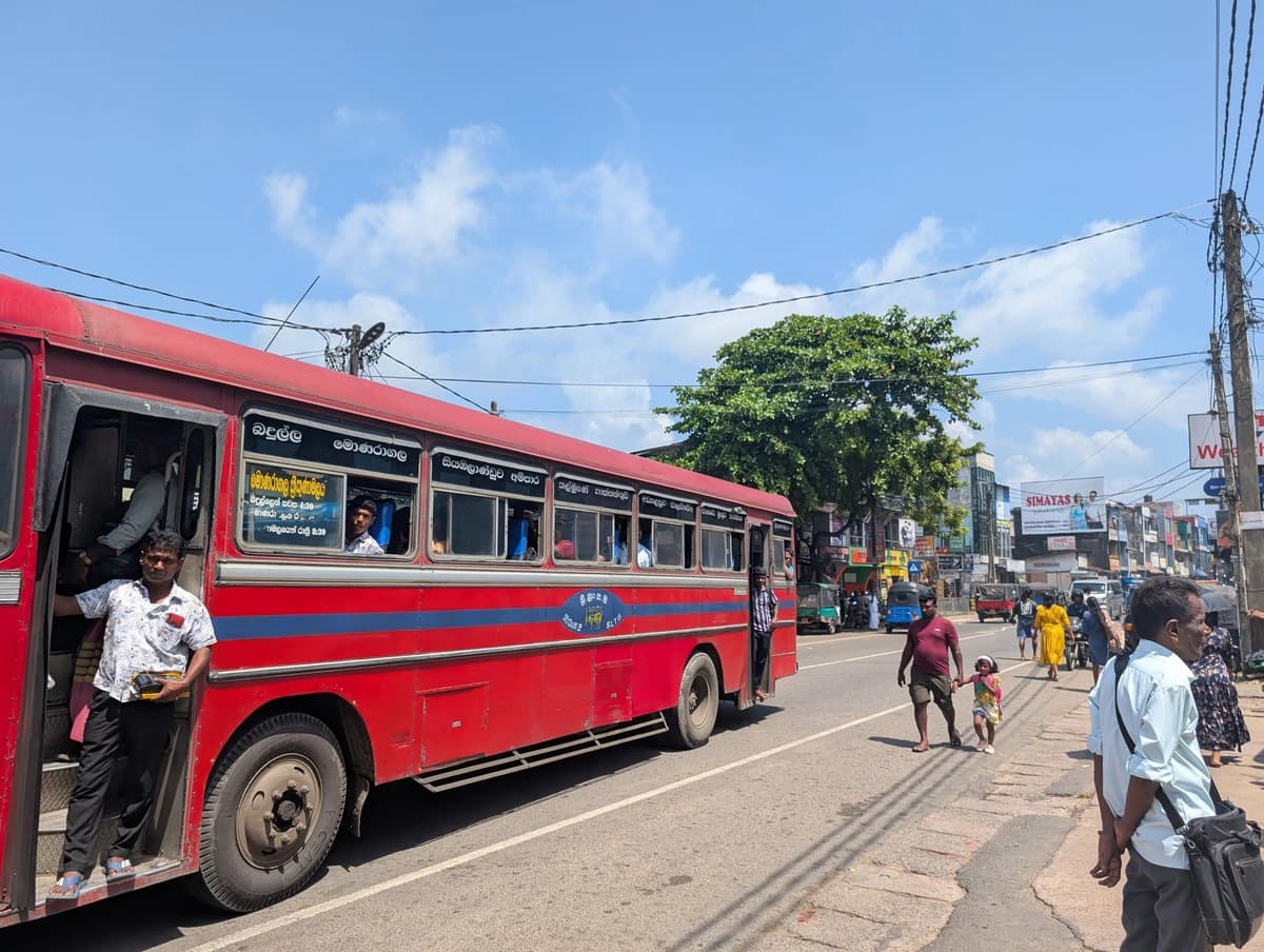 Červený autobus SLTB Červený autobus SLTB