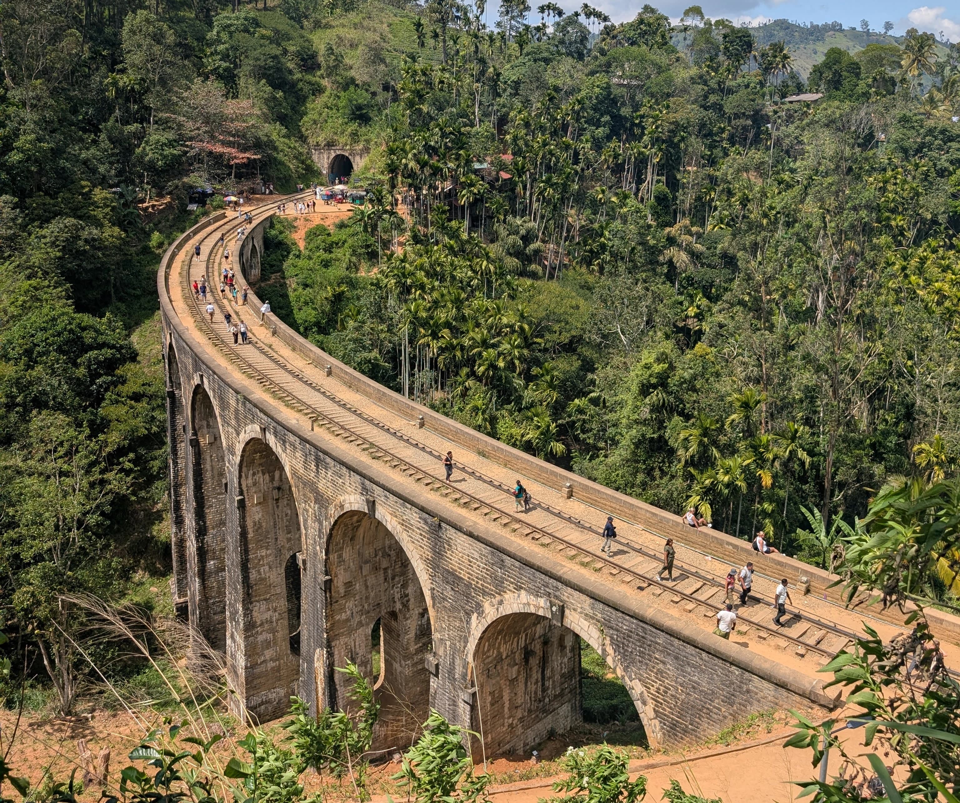 Srí Lanka: Země úsměvů a zeleně Cover Image for Srí Lanka: Země úsměvů a zeleně