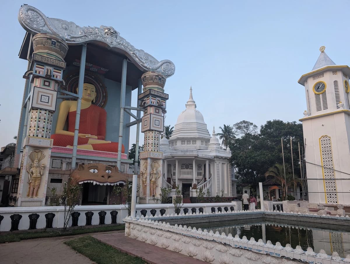 Pes u chrámu Pes u chrámu