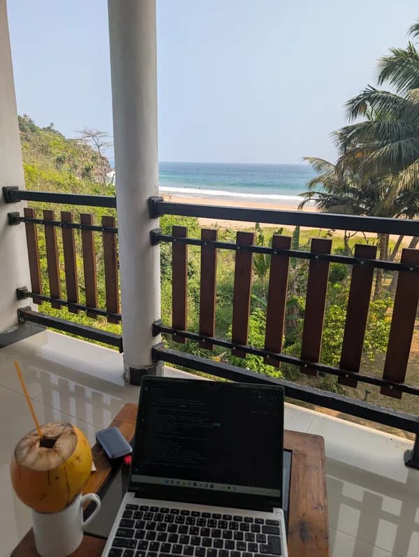 Práce z balkonu Práce z balkonu